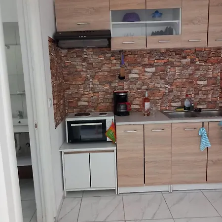 Apartment 4t *