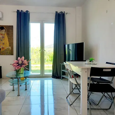 4t Apartment *