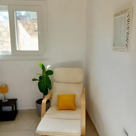 Apartment 4t *