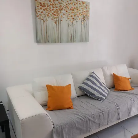 Apartment 4t *