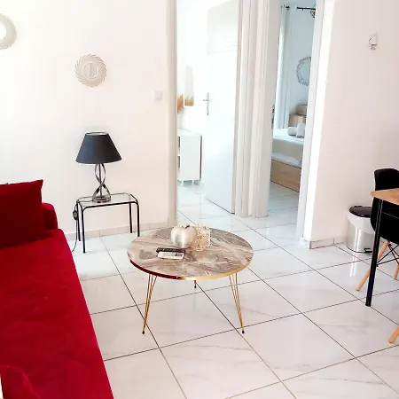 Apartment 4t *