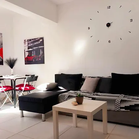 4t Apartment *